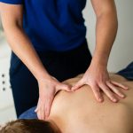 Massage van Vitaliteitscentrum Papendal helpt je ontspannen en soepel bewegen.